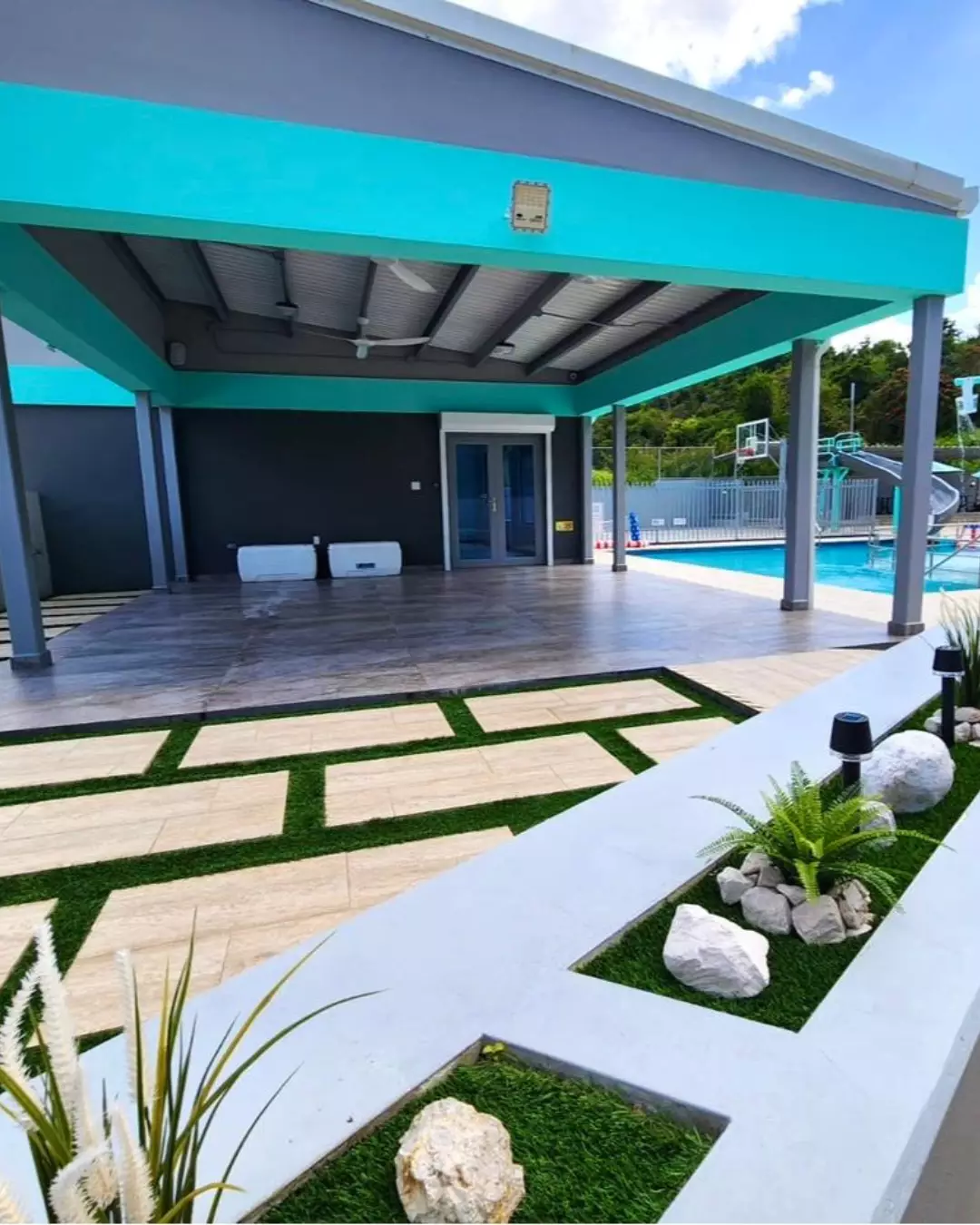 image-4-gallery-1-card