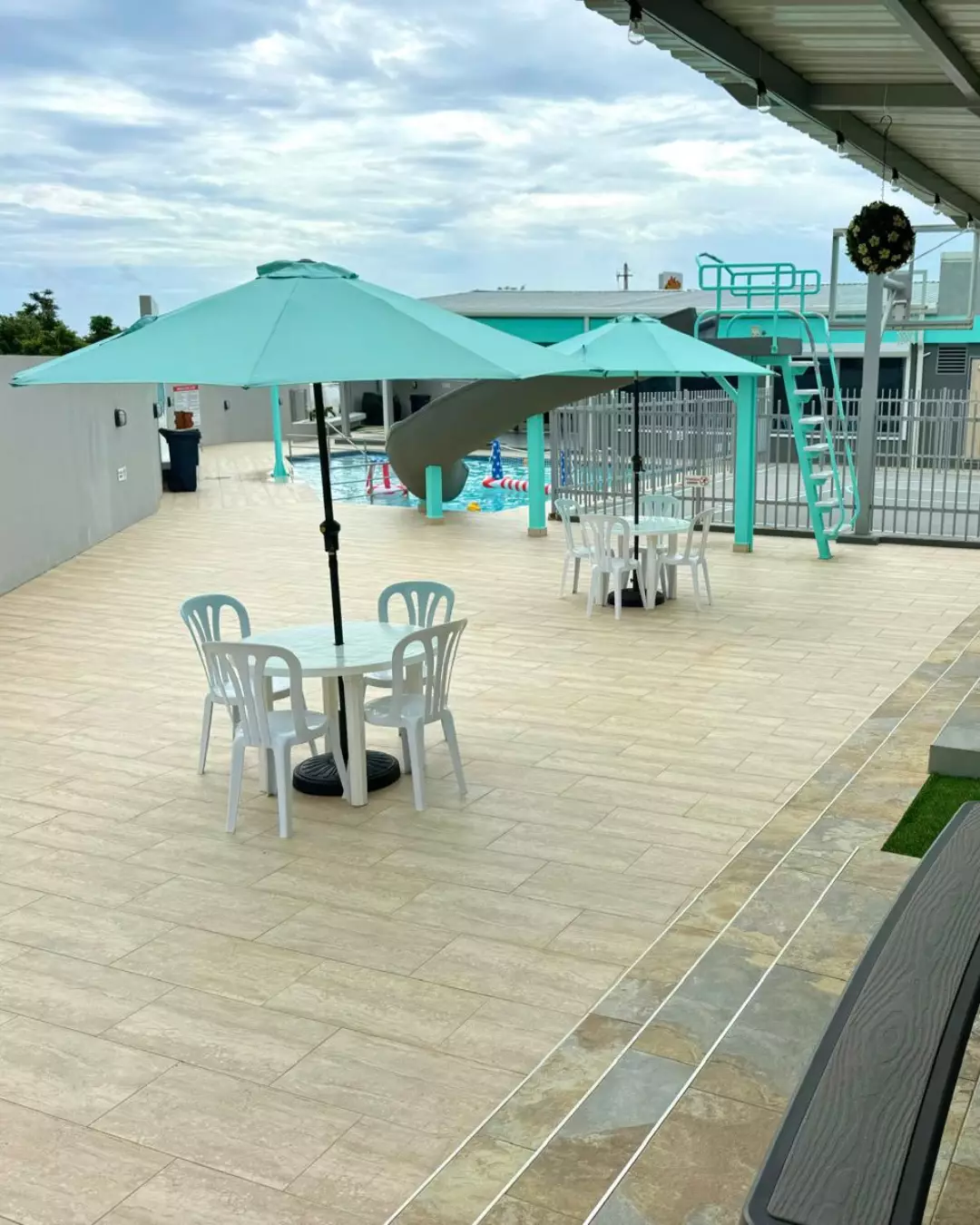 image-5-gallery-1-card